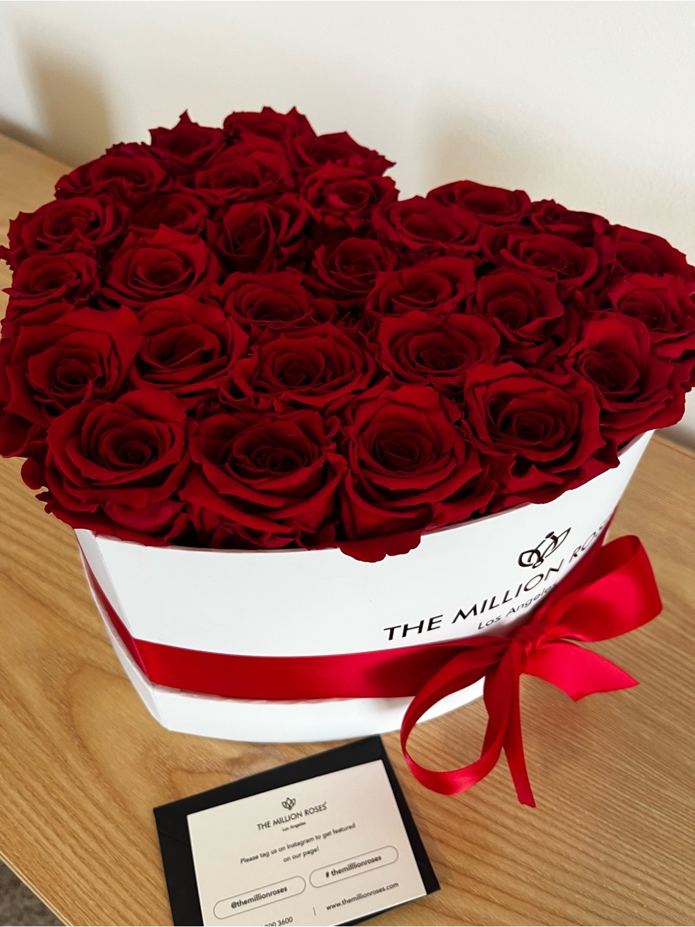 Red Heart Box - Luxurious Preserved Roses - Picture 2 of 6